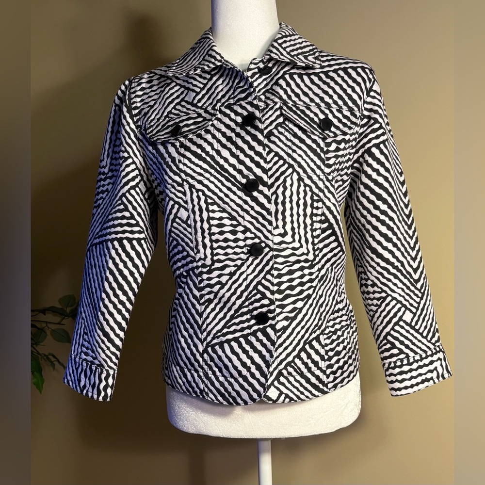 GUC: Jacket - Very Cool Zebra Pattern! Lightly Quilted, 2/3-Sleeves